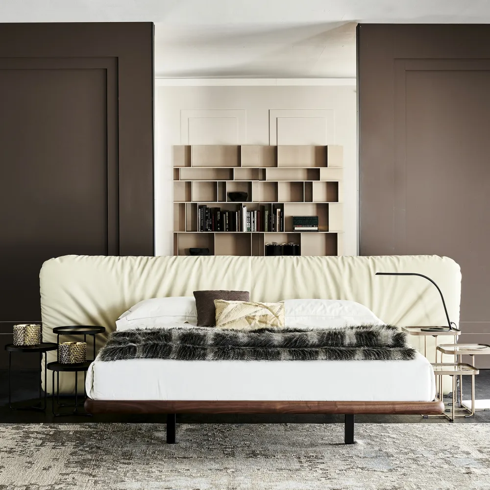 Lit Cattelan Marlon