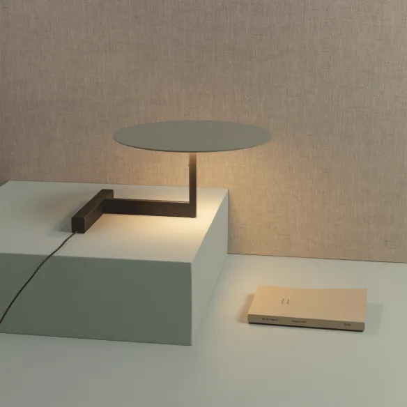 Lampada da tavolo Vibia Flat 5965