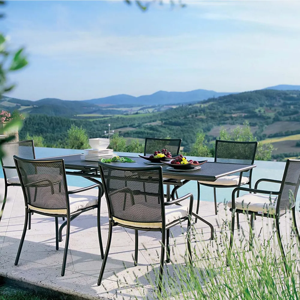 Poltroncina con braccioli Emu Athena