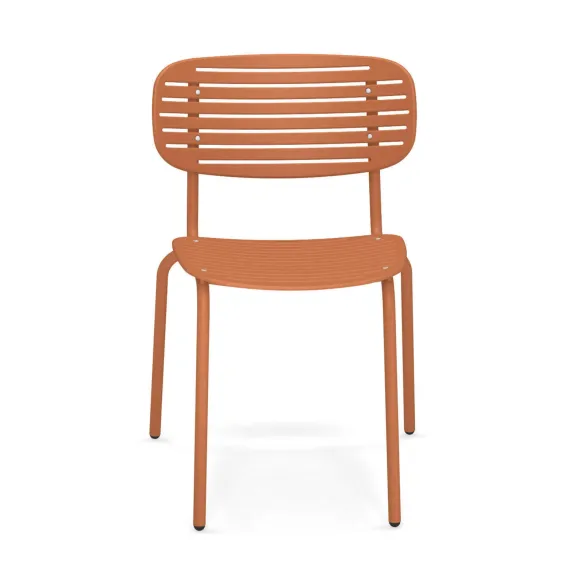 Chair Emu Mom