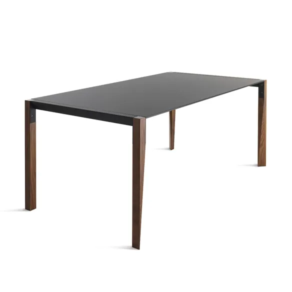Tisch Horm Tango