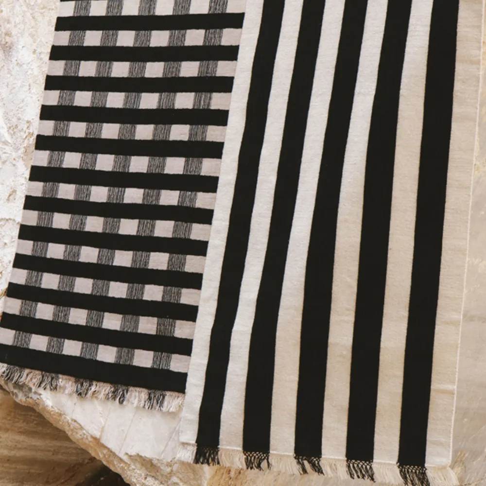 Karpeta Half Stripe Teppich