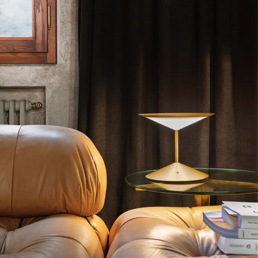 Penta Narciso Rechargeable table lamp