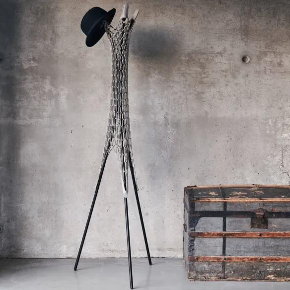 Midj Guapa coat hanger