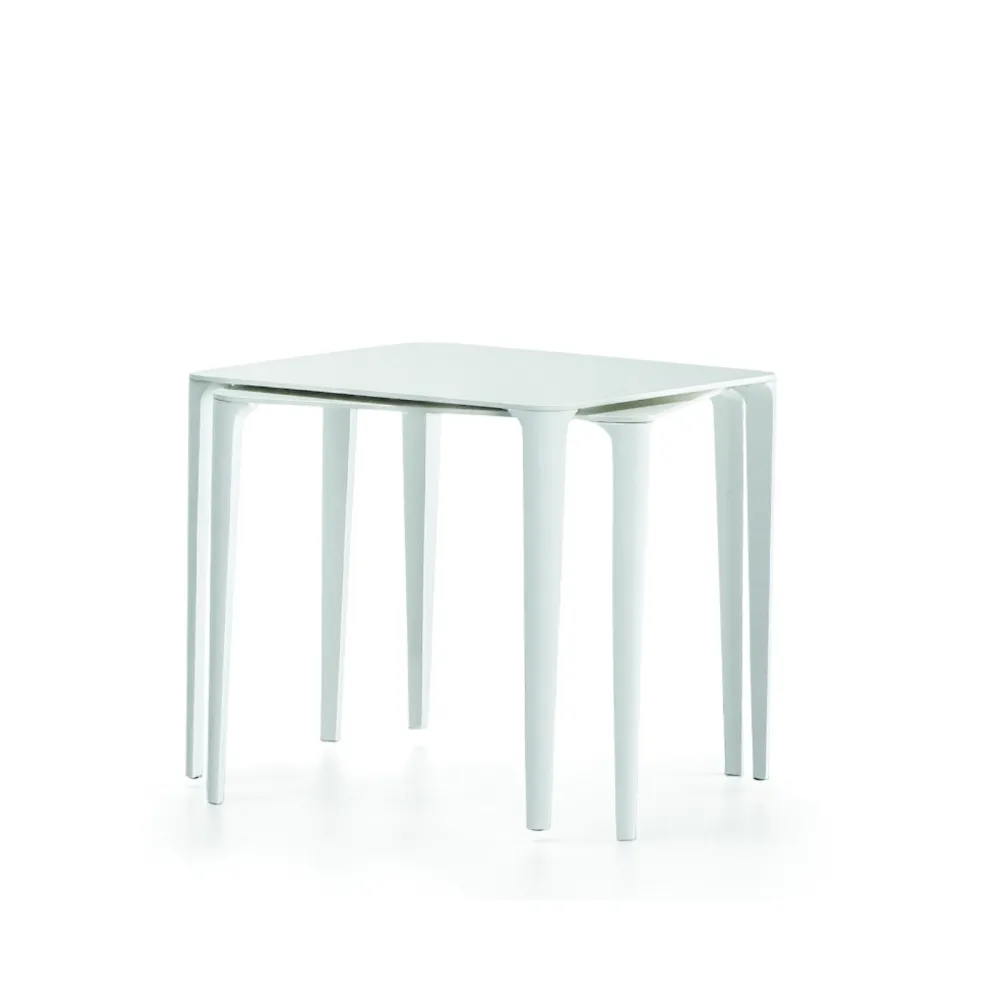 Midj Nenè Tisch