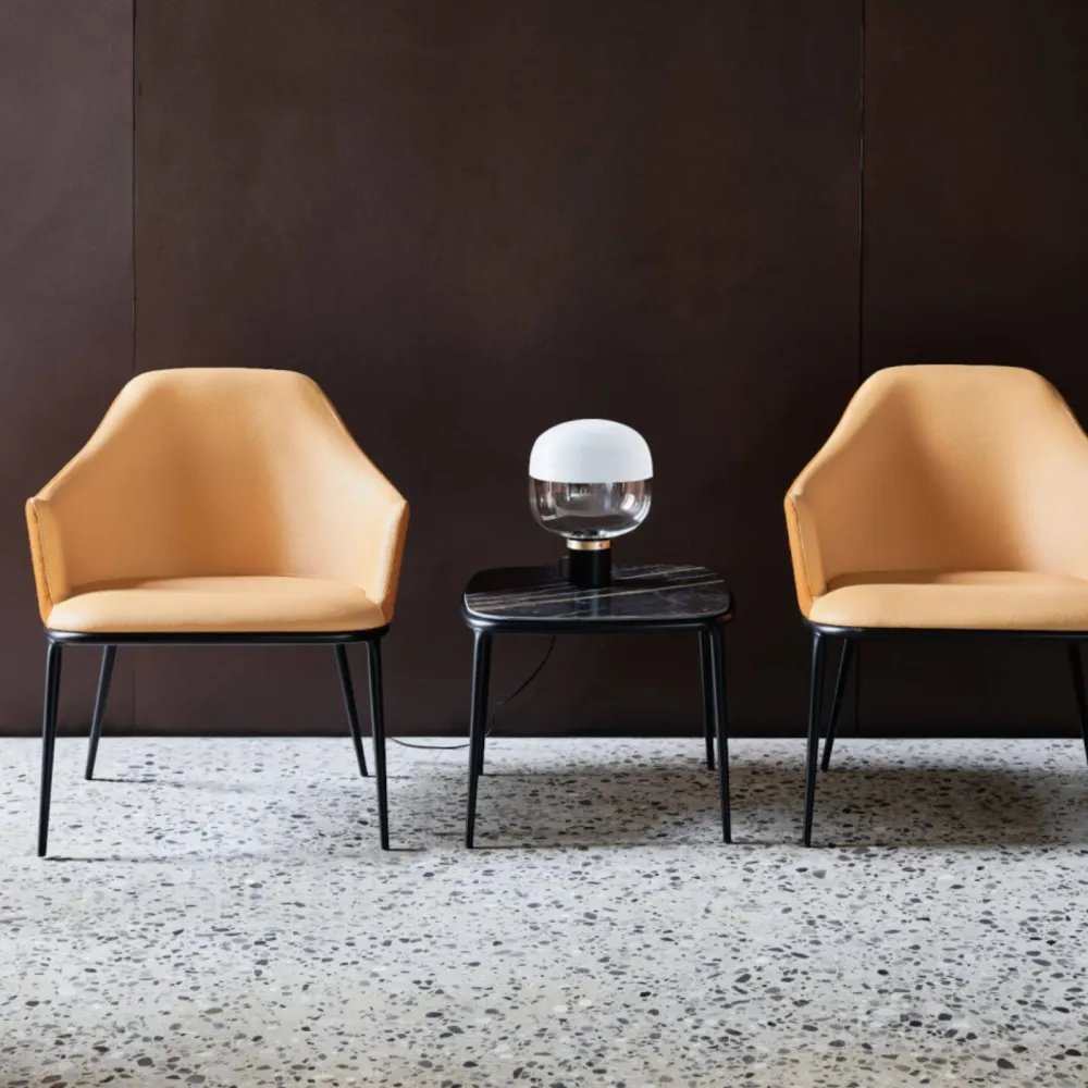 Midj Lea AP M CU lounge armchair