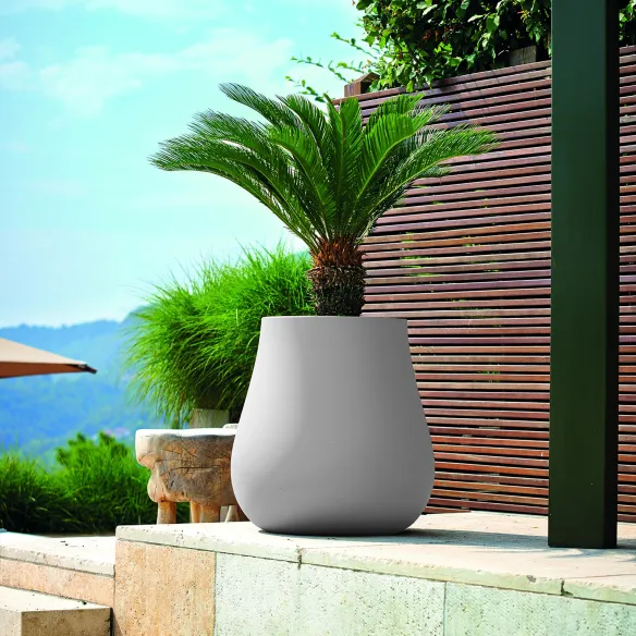 Plust collection Pot Madame - 145 h cm - Blanche