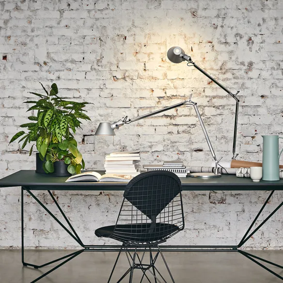 lámpara de mesa Artemide Tolomeo