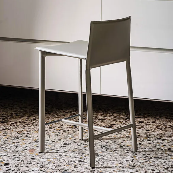 hocher-cattelan-cliff