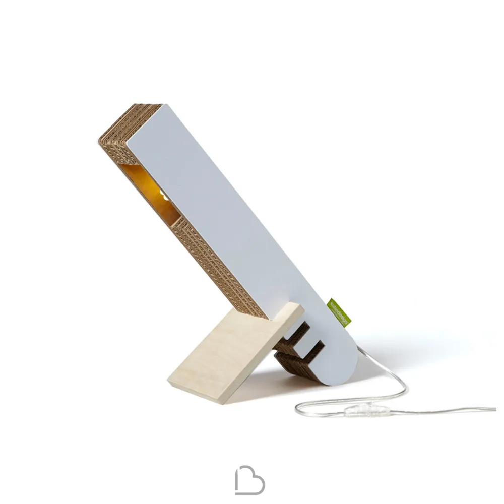 Lampe de table en carton Kubedesign Regolo
