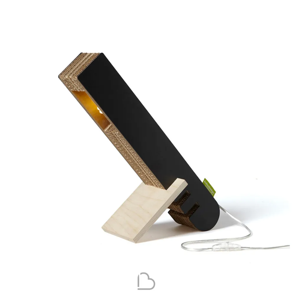 Tischlampe aus Pappe Kubedesign Regolo