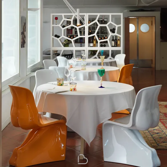 Bookcase / Exhibitor Casamania Opus Incertum
