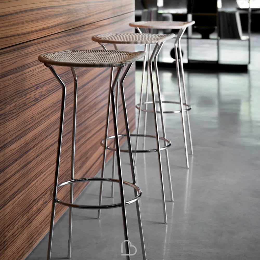 Hocker Horm Bar