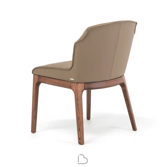 silla-cattelan-musa-a