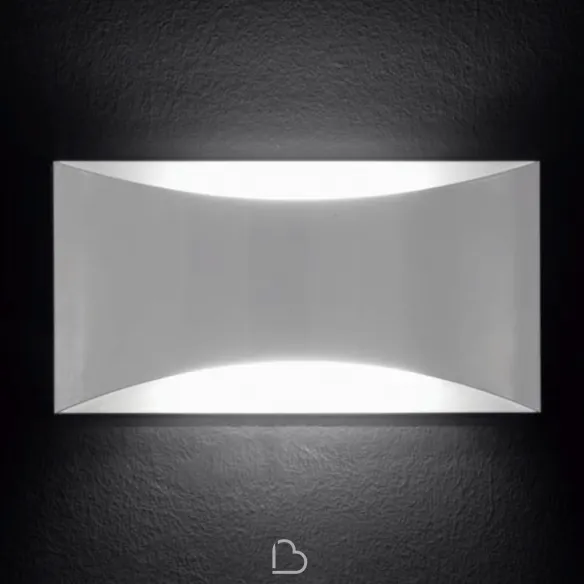 Oluce Kelly wall lamp