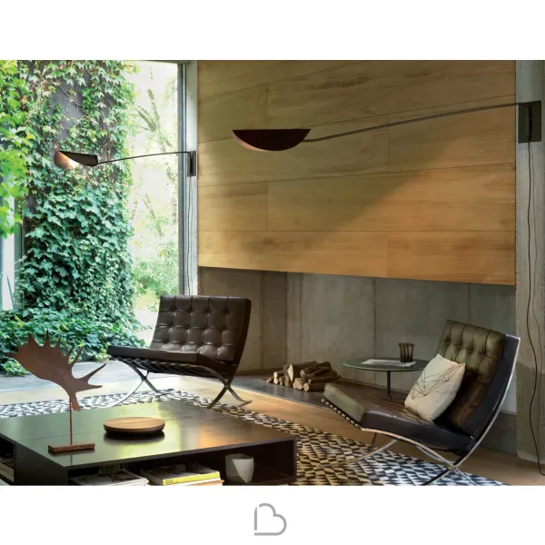 Oluce Plume wall lamp 2