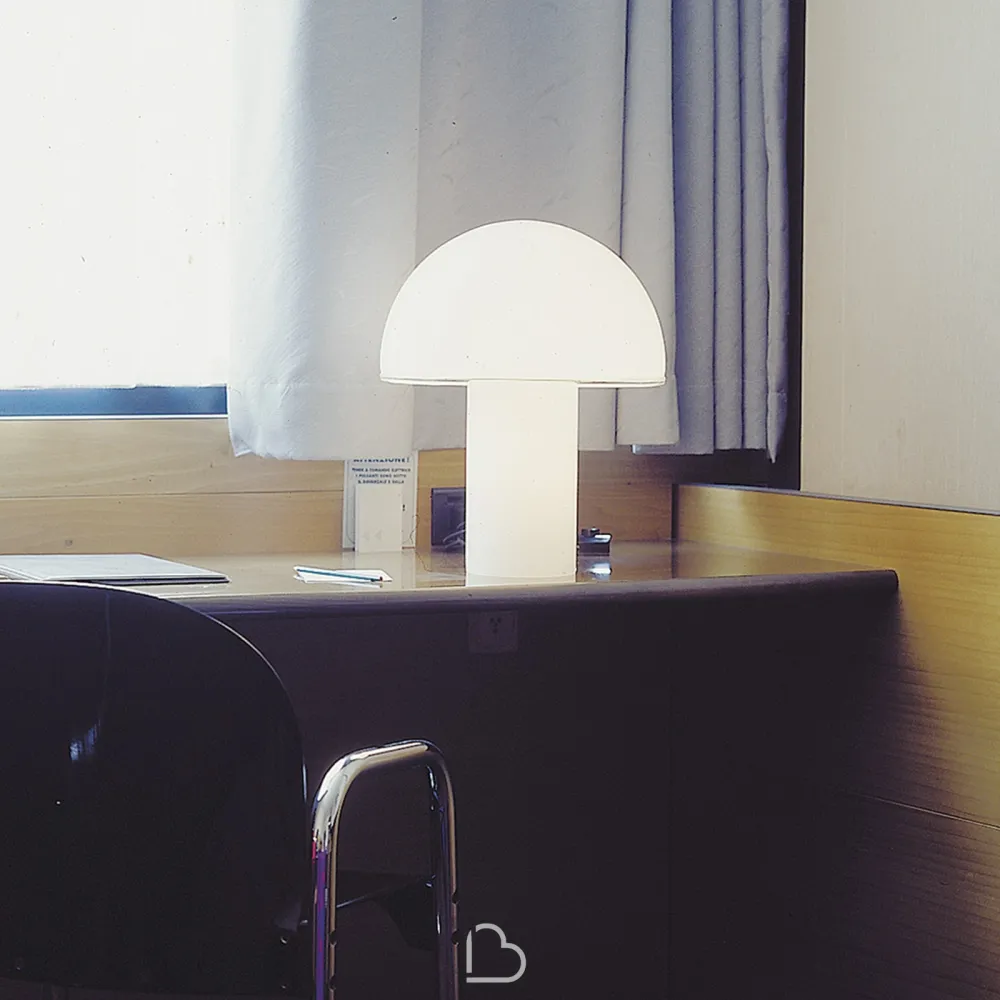 Lampada da tavolo Artemide Onfale