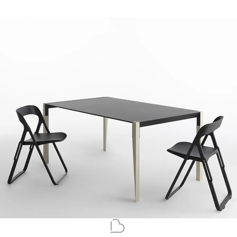 Tisch Horm Tango