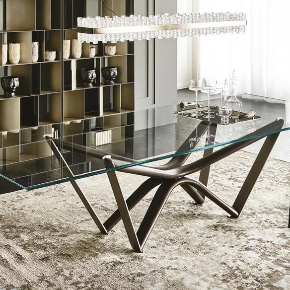 Cattelan Marathon Tisch