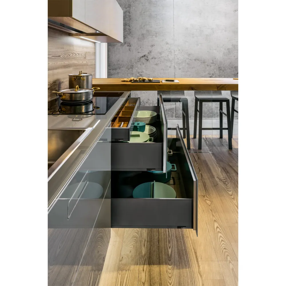 Lago 36e8 Glass Kitchen