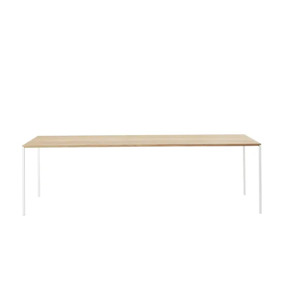 Mesa con tapa de madera Desalto 25