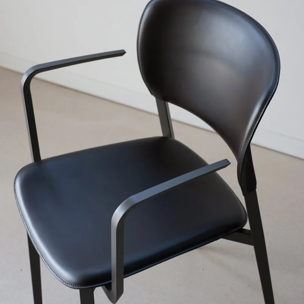 Sedia con Braccioli Desalto Ply 719