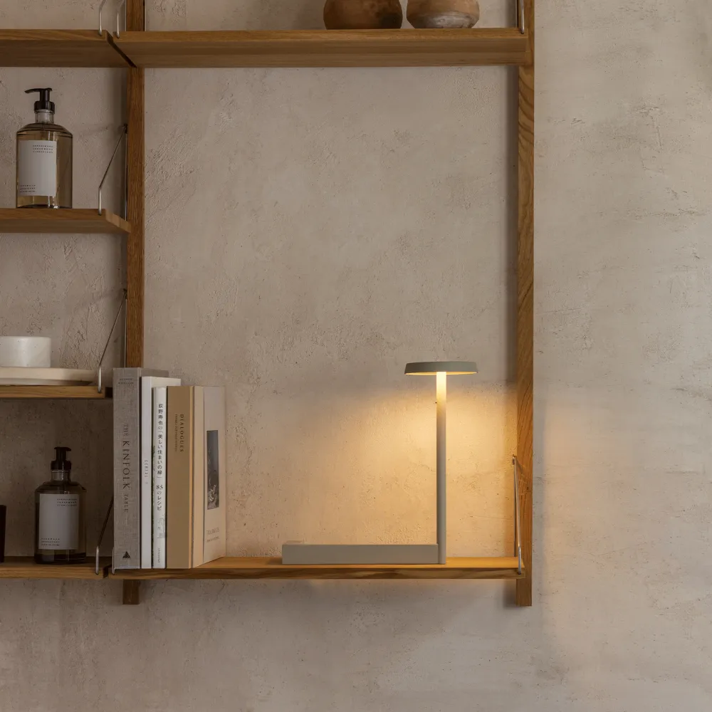 Lámpara de mesa Vibia Flat 5970