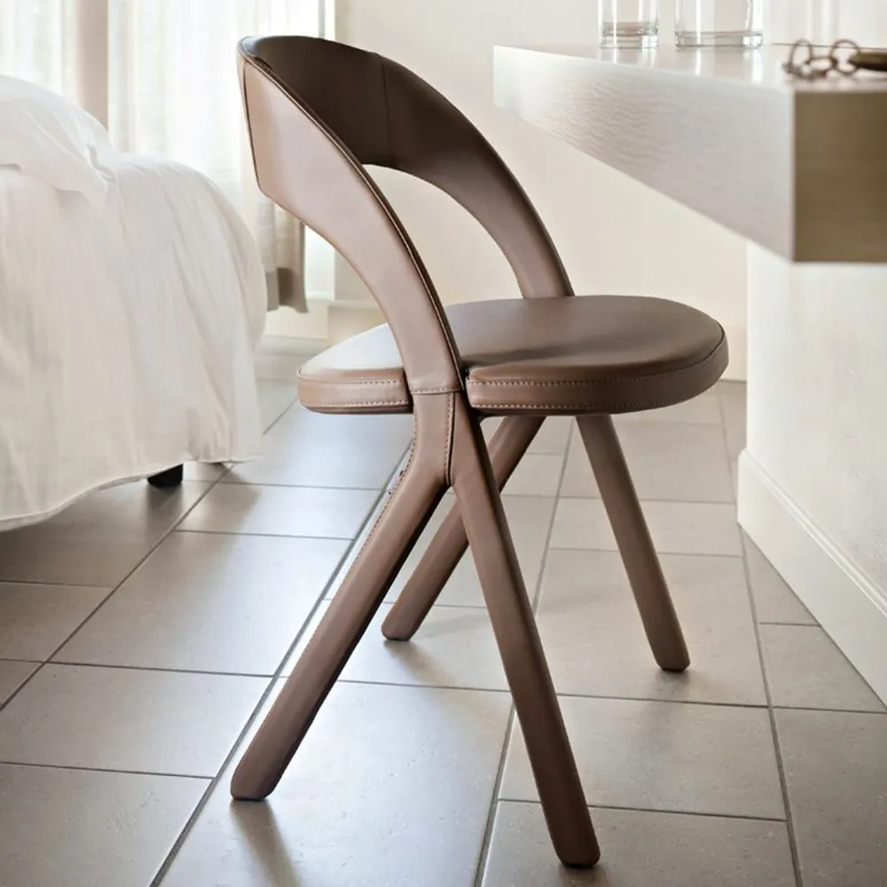 Upholstered Chair Alma Design Gesto