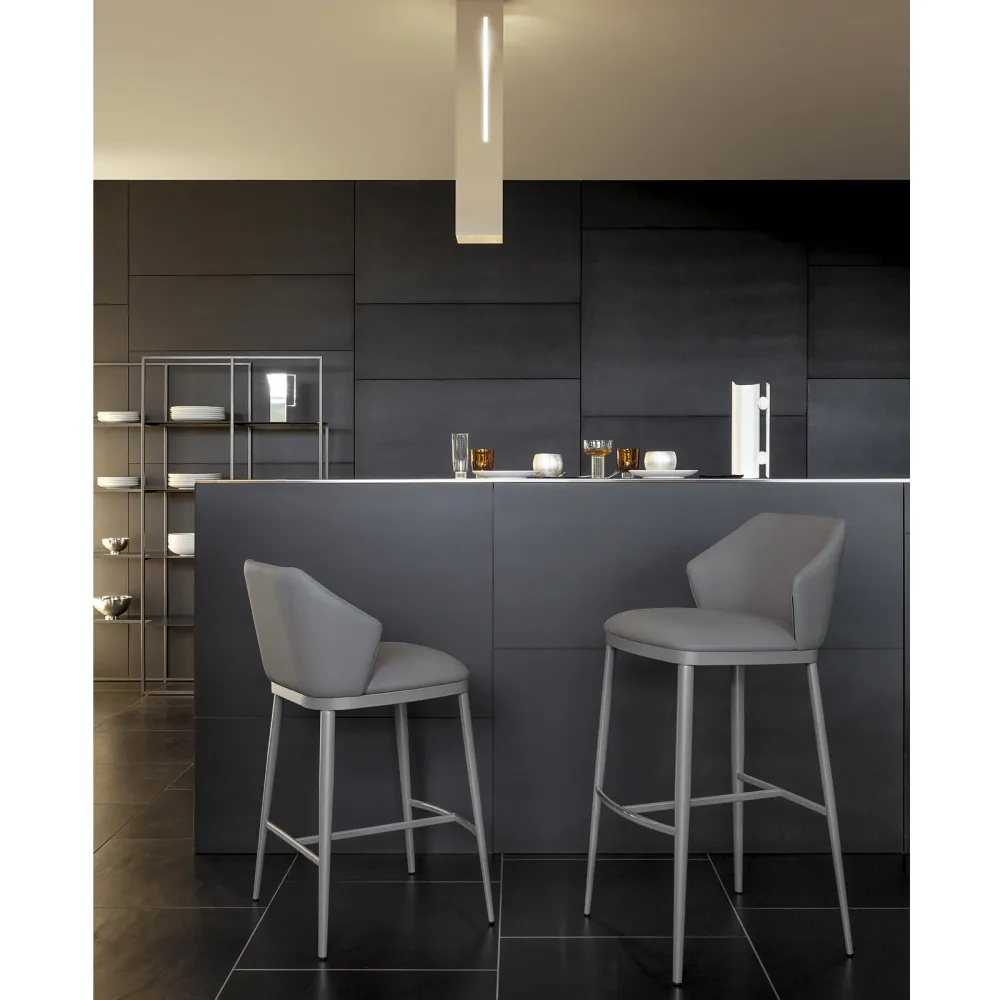 Stool Bonaldo Mida too