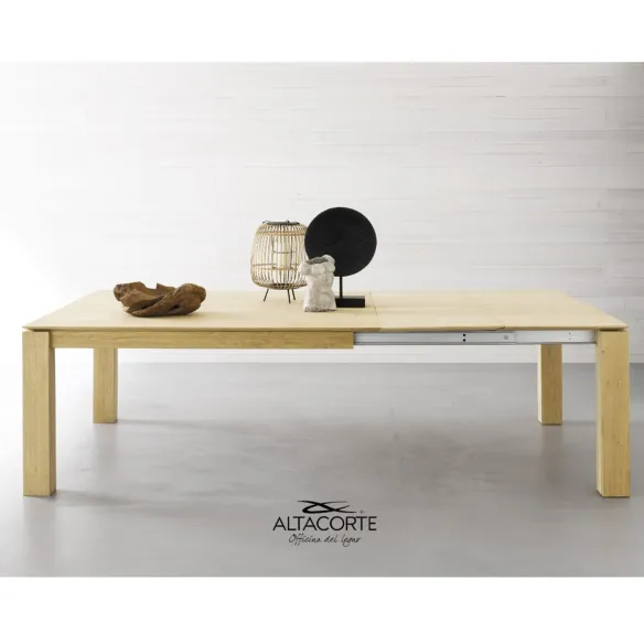 Alta Corte Santiago extendable table