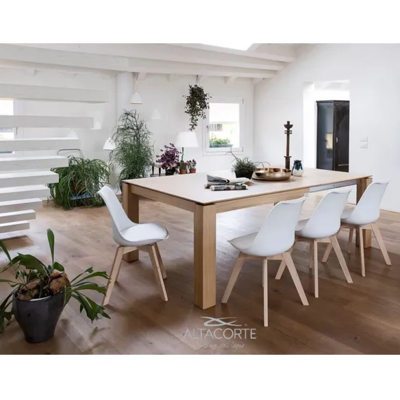 Alta Corte Santiago extendable table