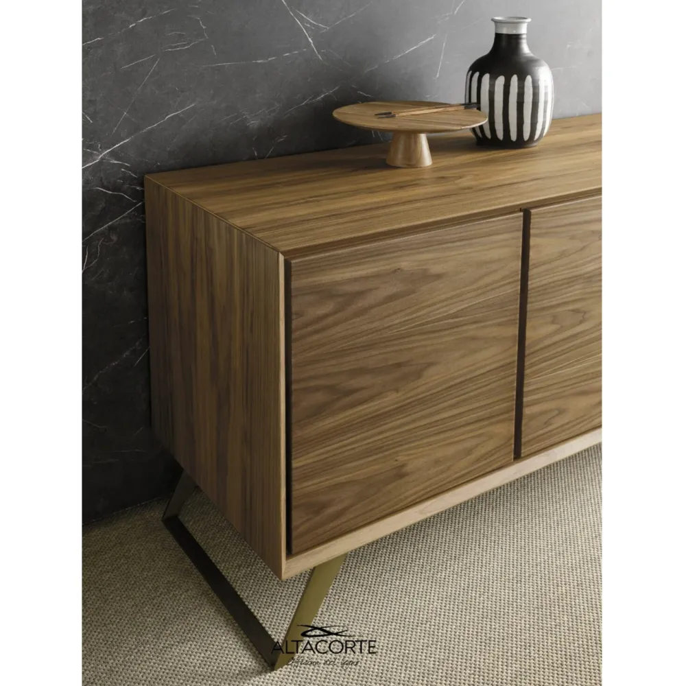 Nook Alta Corte sideboard with 4 doors with brackets