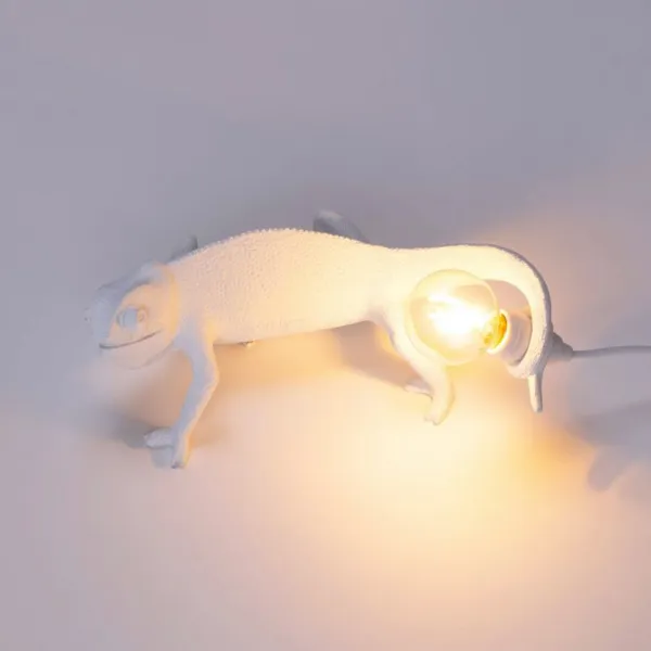 Seletti Lampada in resina Chameleon Lamp left going up 2