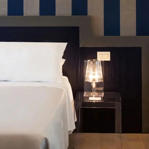 Kartell Take Lampada da tavolo